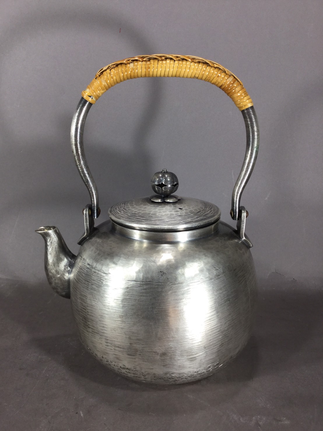 秀峰堂造 燻銀 いぶし銀 急須 黄銅製 - 岐阜・愛知（名古屋）・三重