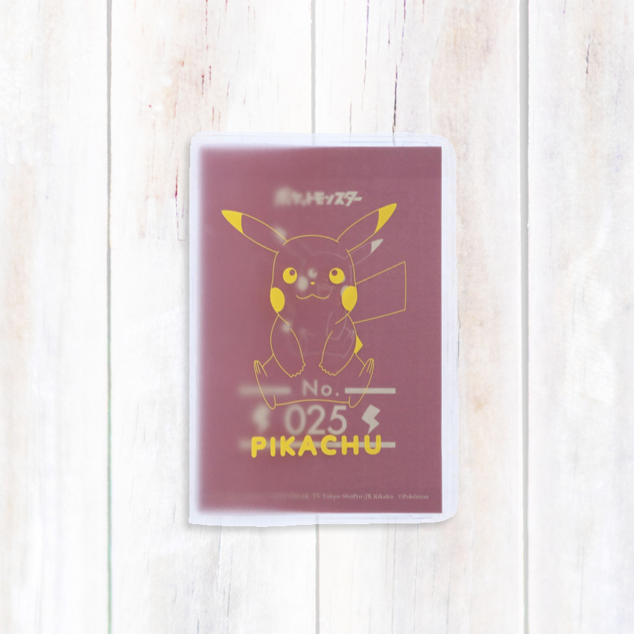 ポケモン パスポートカバー｜おすわりピカチュウ | トラベルグッズ