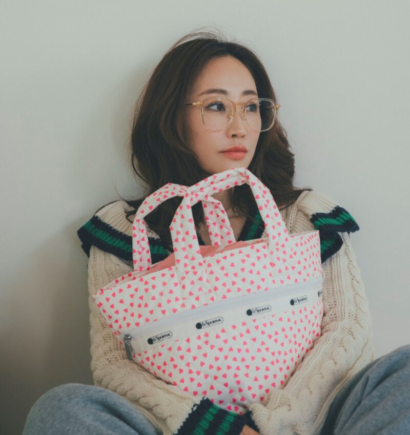 レスポートサック×神崎恵さん】収納力抜群！ 新作バッグ＆ポーチが