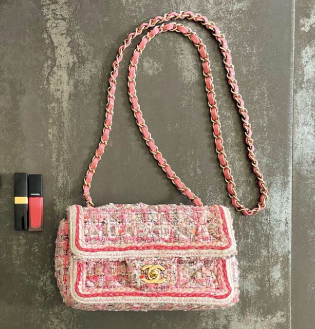 持ち物拝見】シャネルのピンクツイードバッグが可愛いすぎる！【お洒落