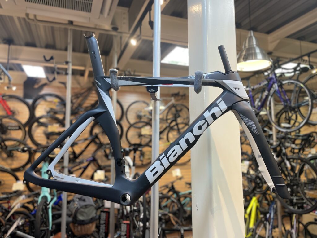 最新在庫情報】Bianchi ロードバイク | GROVE鎌倉｜ロードバイク