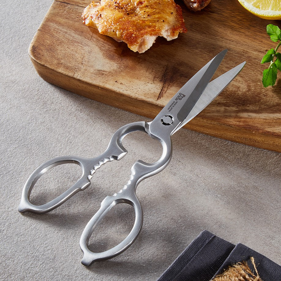 オールステンレスキッチン鋏 TOMO 521 レザーケース付き（燕三条カンダ