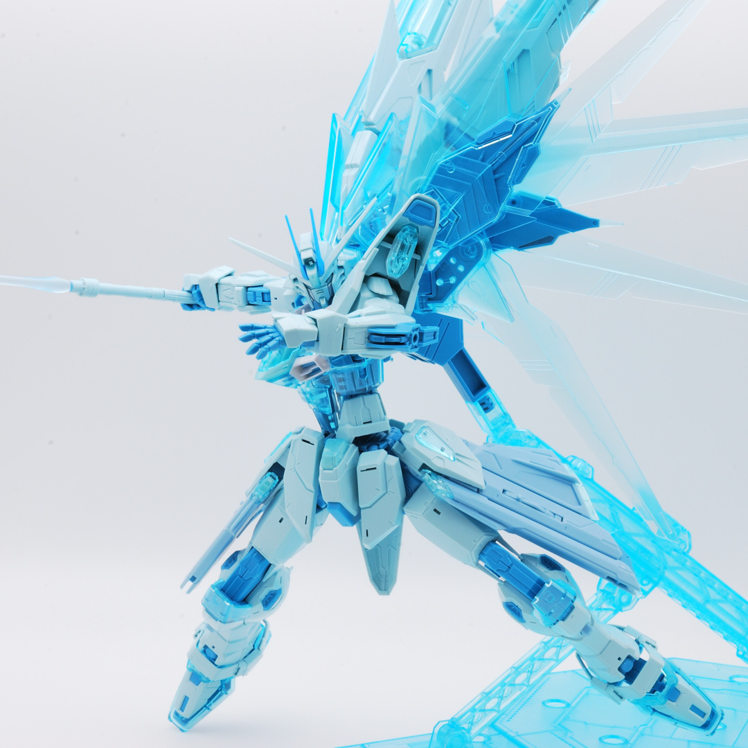 MG 1/100 フリーダムガンダム Ver.2.0［CROSS CONTRAST COLORS / CLEAR