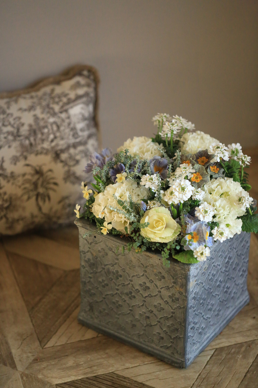 ローラ・アシュレイファイバープランター入荷です | アトリエ華もみじ