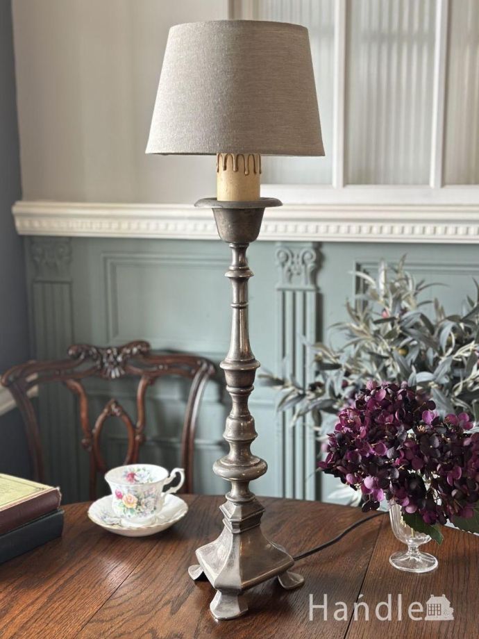 キャンドル型のおしゃれなテーブルランプ、イギリスアンティークの