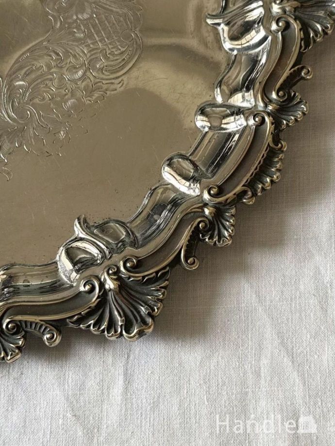 英国から届いた美しいアンティークのトレイ、シェルのモチーフが美しい