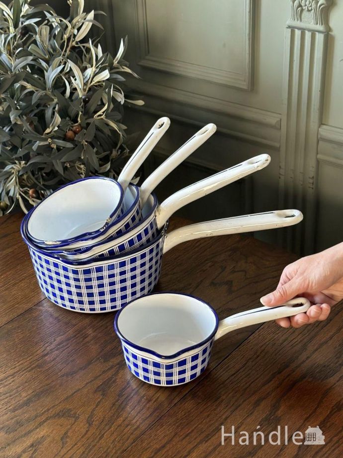 フランスで買い付けたおしゃれなアンティークのホウロウ、BB社の