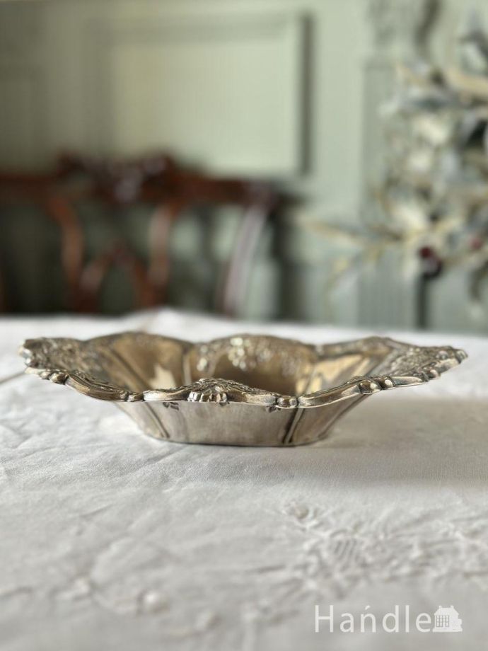 イギリスで見つけたアンティーク銀雑貨、装飾が美しいシルバープレート