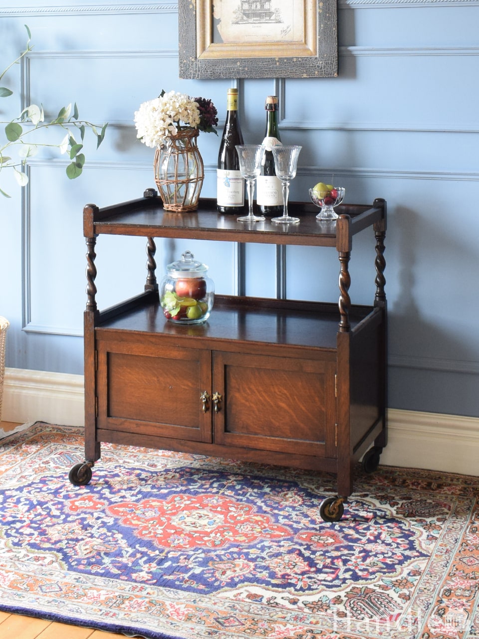 ミッドセンチュリースタイルのカッコいいワゴン、北欧スタイルの