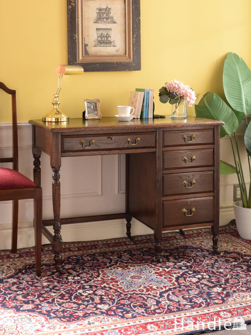 マホガニー材の女性らしい曲線のデスク（勉強机）、象嵌が美しい