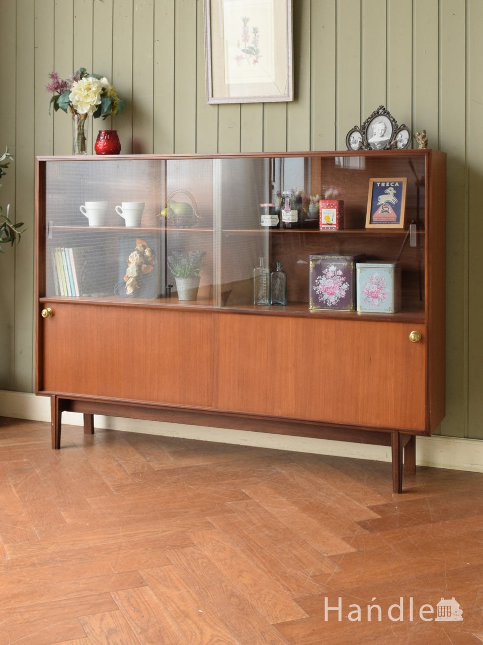 ガラス扉の付いた英国の収納家具、北欧ビンテージのディスプレイ