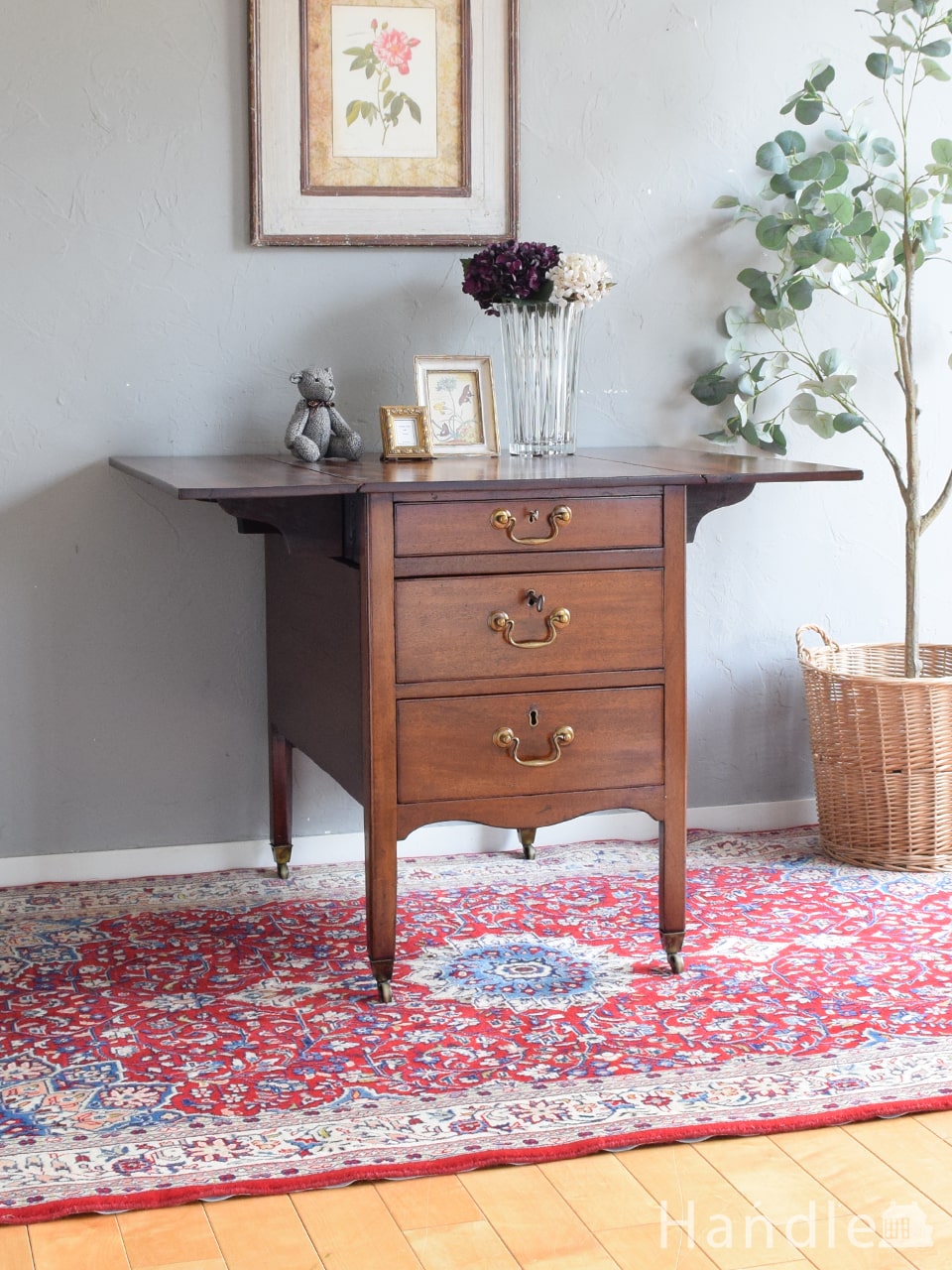 フランスのアンティークチェスト、足が長いおしゃれなサイドチェスト(j