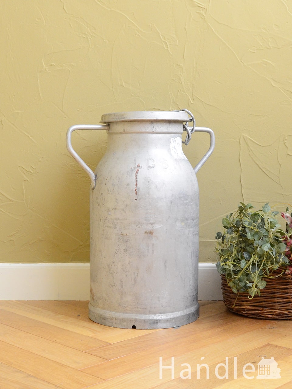 フランスで見つけたアンティークのミルク缶、おしゃれに使える傘立て(x