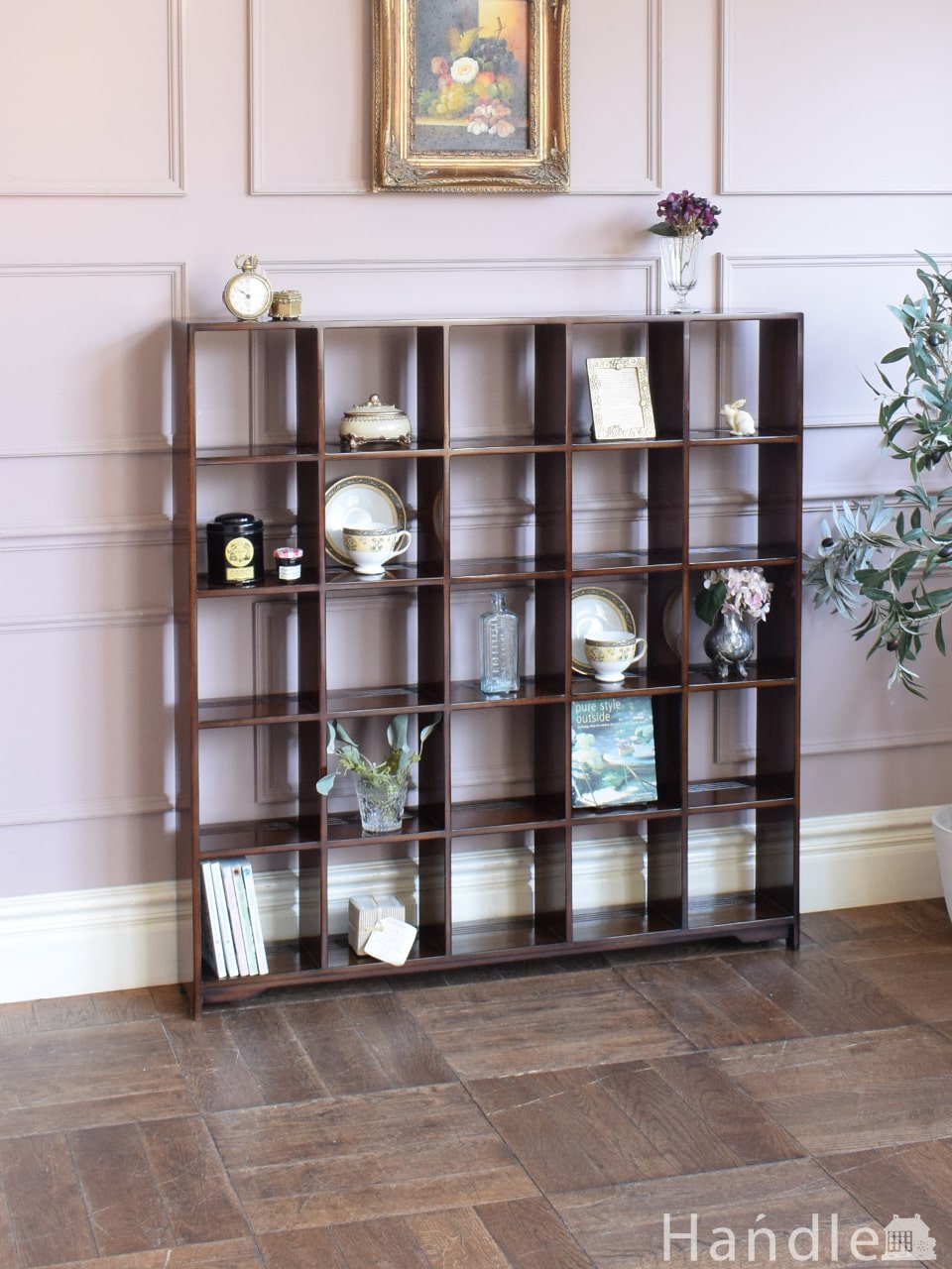 アンティーク調のおしゃれな傘立て、イタリア生まれの木製アンブレラ