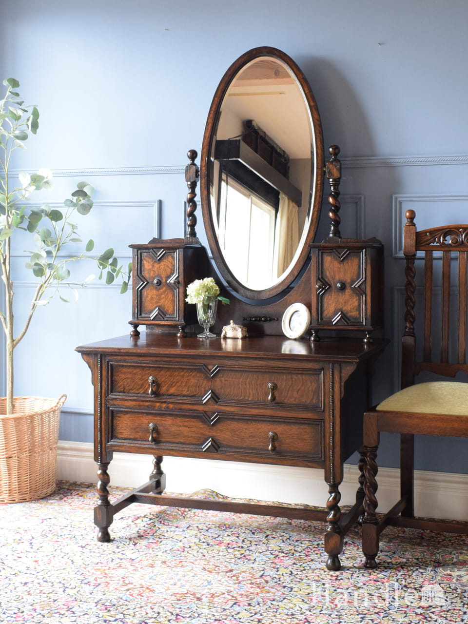 北欧スタイルのヴィンテージ鏡台、4段の引き出しが付いたチェスト付き