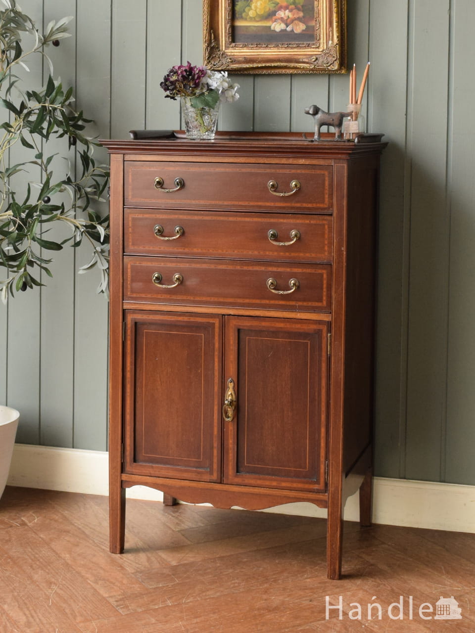 ビンテージのソーイングボックス、北欧スタイルのオシャレなキャスター