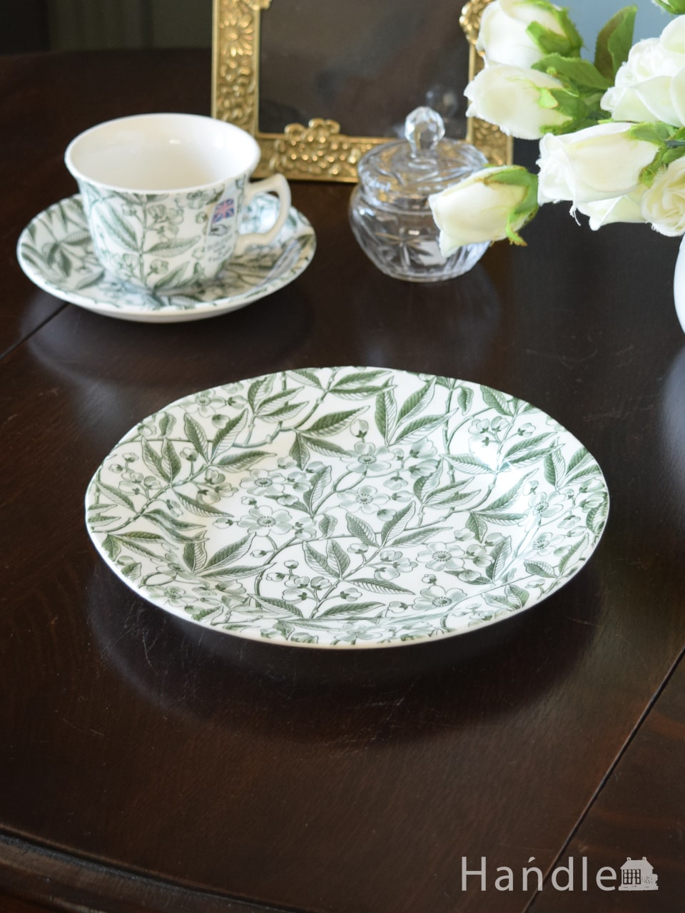 イギリスから届いたバーレイ社の食器、グリーンプルナス（Green Prunus