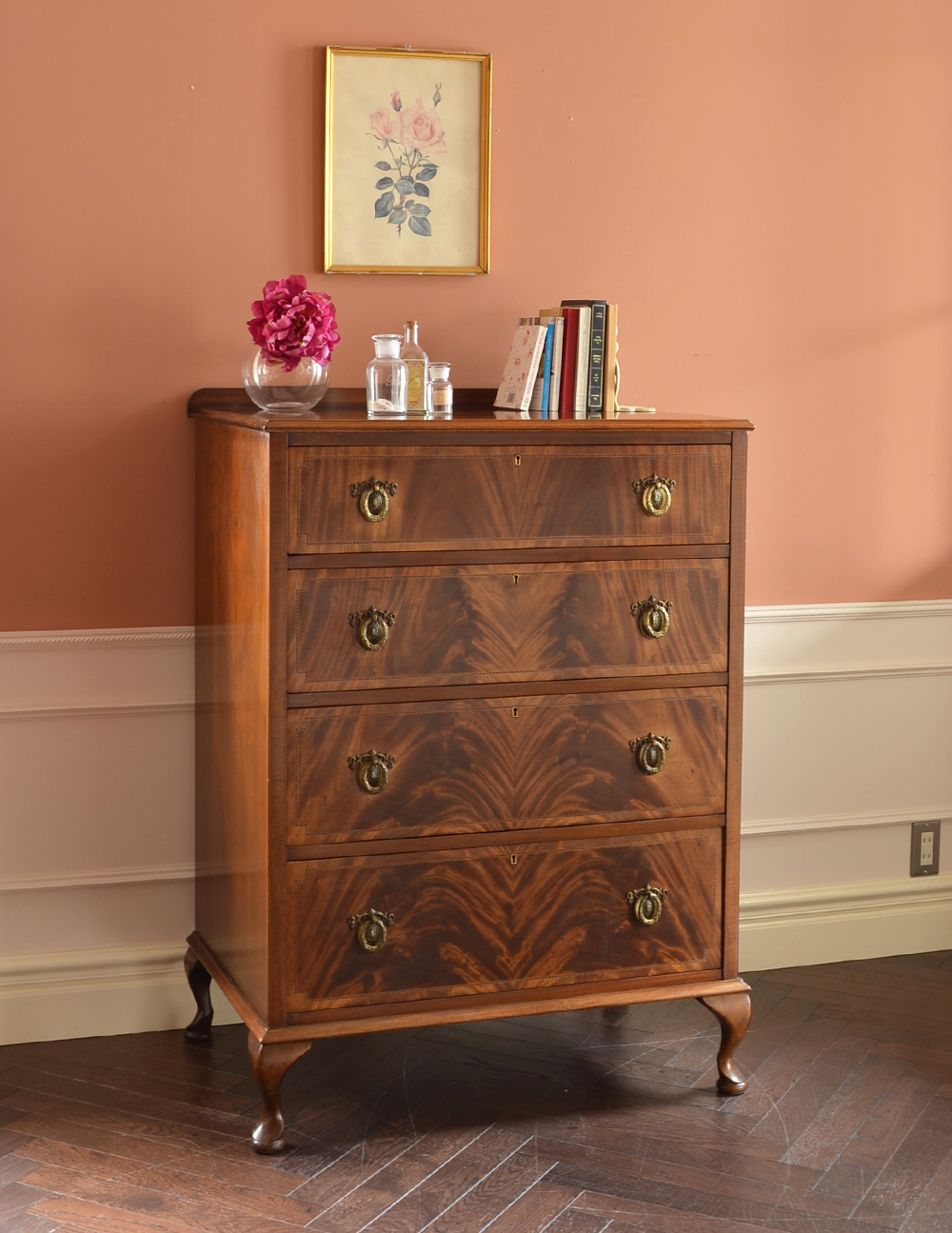 マホガニー材を使ったおしゃれなアンティークチェスト（整理ダンス）(k