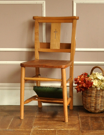 クロス付きアンティーク チャーチチェア（お祈り台付）、聖書BOX