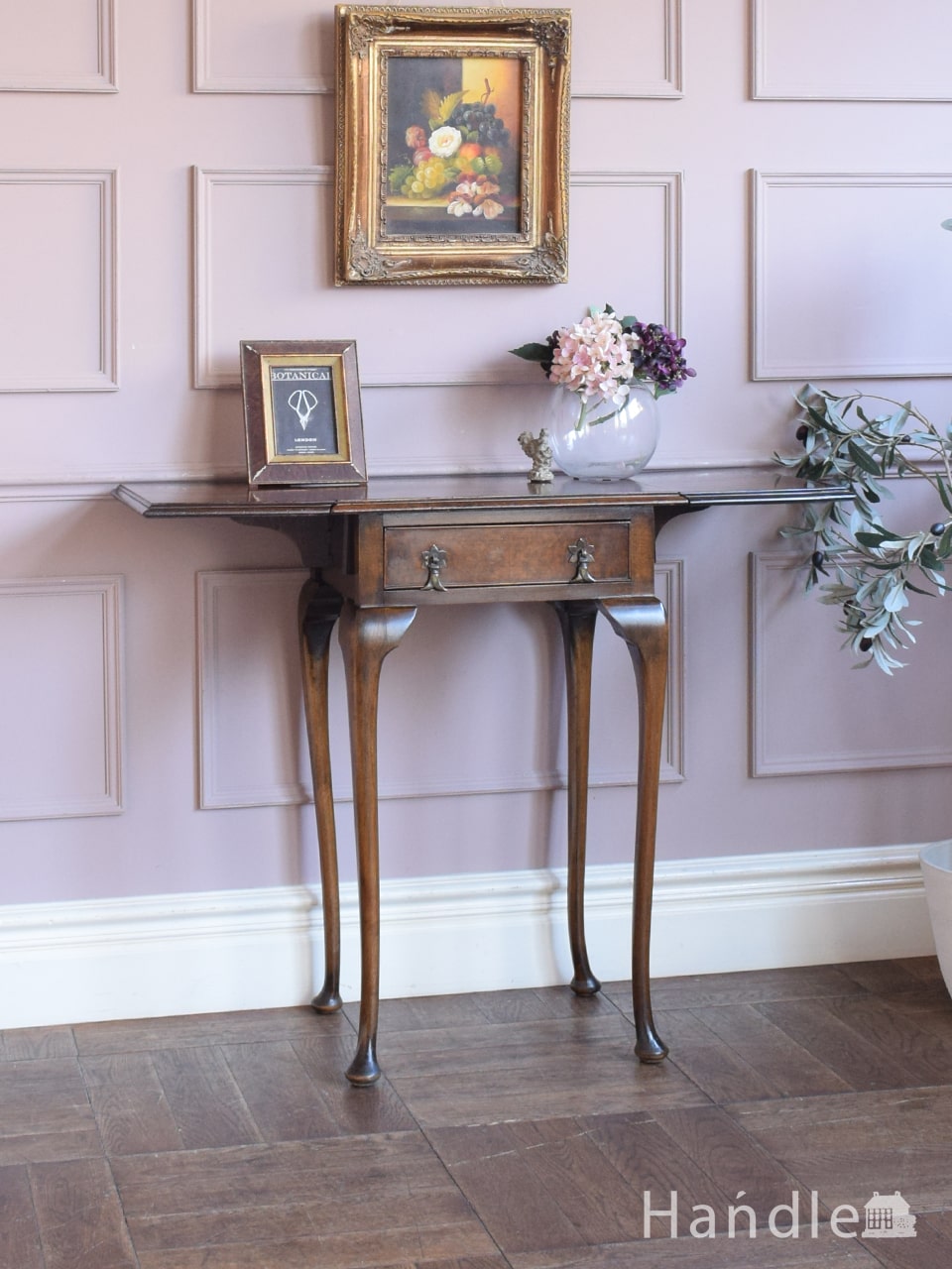 フランスのおしゃれな白いアンティークミニチェスト、ネコ足の3段