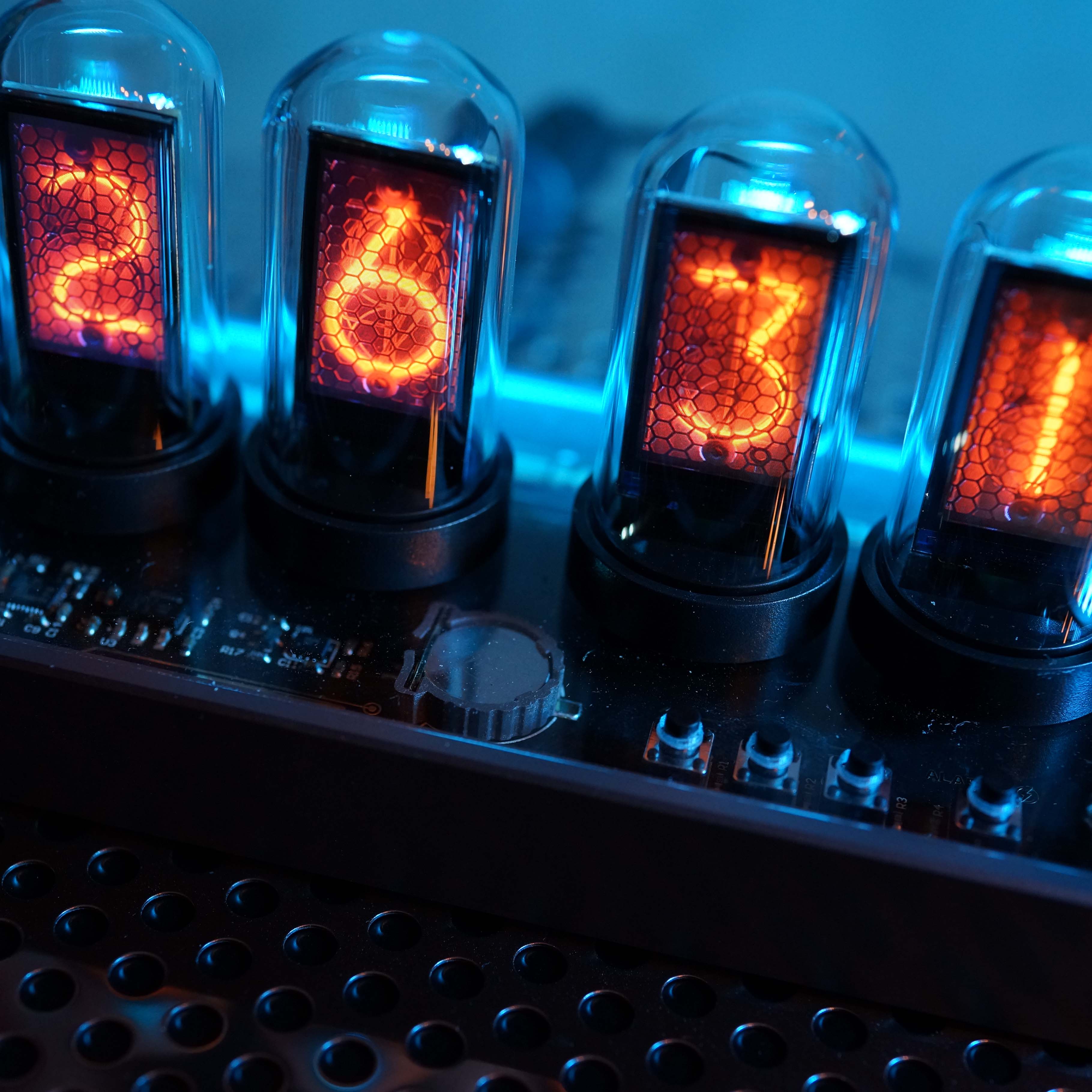 受注：MARVEL TUBES｜ニキシー管シミュレーター – 830時計店