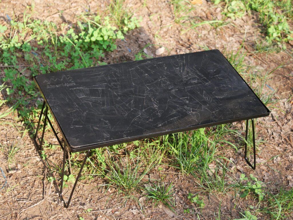 Alpen Outdoorsの新作天板は、質感に惚れる“黒”！他社製フィールド