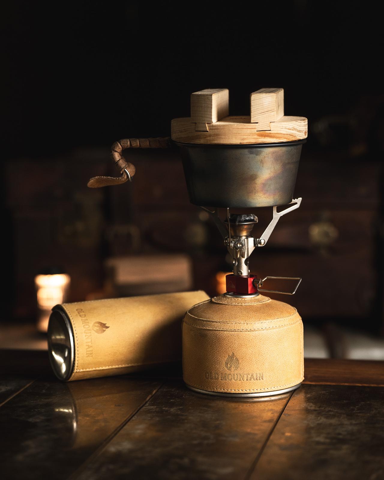 OLD MOUNTAINから渋かっこいいクッカーケース登場。エイジングも