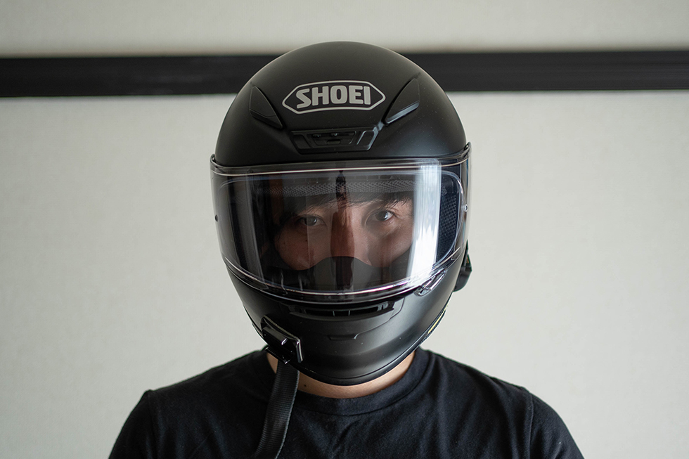 昼も夜も視界良好！ 紫外線でスモークオン!の「SHOEI CRW1