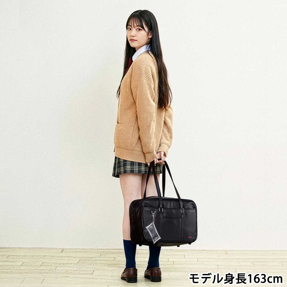 STコラボ クリアポーチ付きスクバ 2026｜Seventeenモデルと開発した多