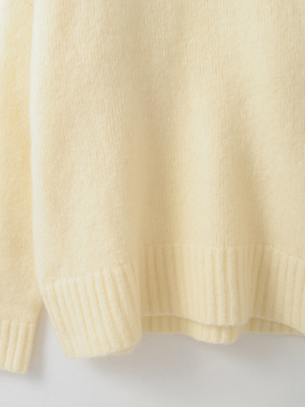 モヘア混ニットプルオーバー | Knit | HER. Online Store