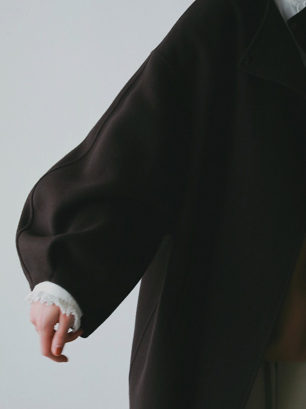 ウールリバードルマンコート | Coat | HER. Online Store