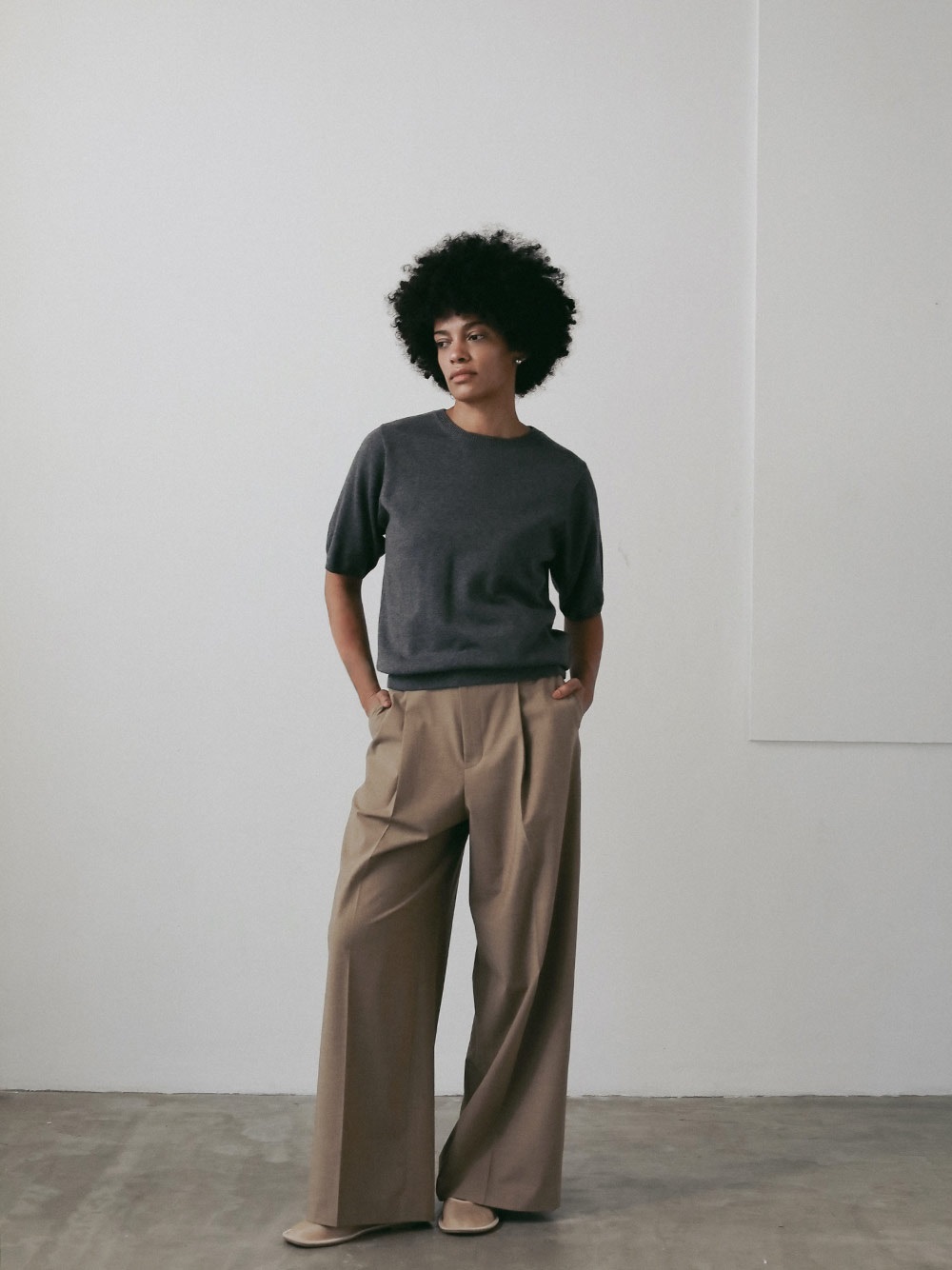 ハーフスリーブニットプルオーバー | Knit | HER. Online Store