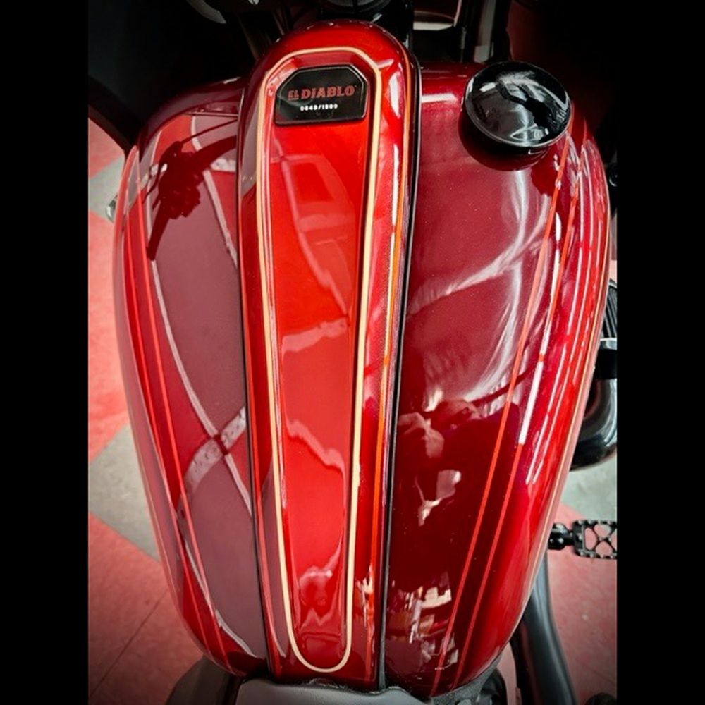 ハーレー FXLR、FXLRS FXLRST ダッシュカバー(グロスブラック) Cult