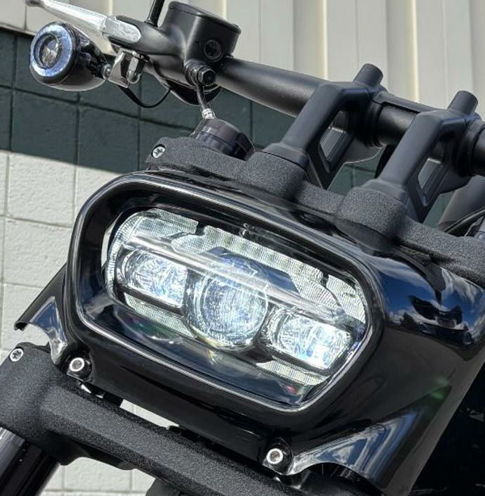 ソフテイル FXFB(ファットボブ)用ヘッドライト｜ハーレーカスタム