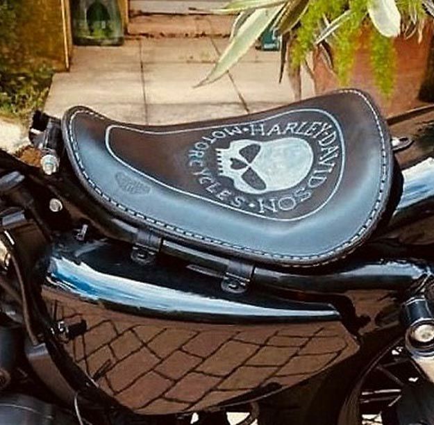 dhカスタム スポーツスター スカルHD・ソロシート (ブラック