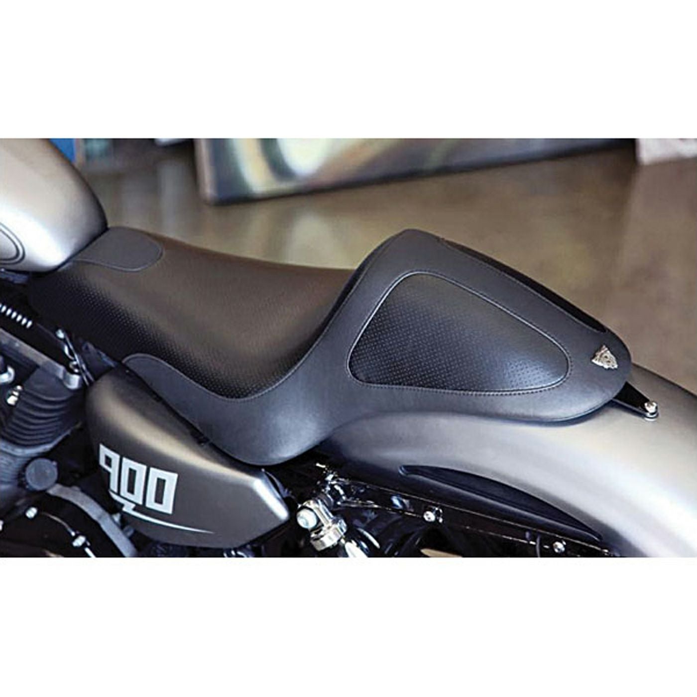 000000100097-01.jpg?size=m&w=