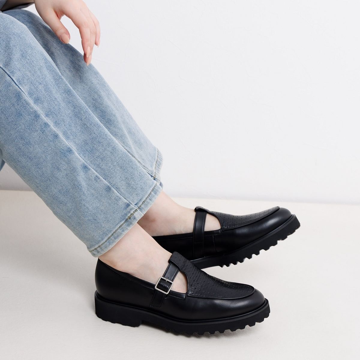 SALE】Tストラップローファー/651107