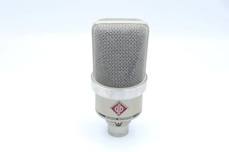 NEUMANN TLM 102をレビュー。ボーカル・アコギ録りに最適な高音質