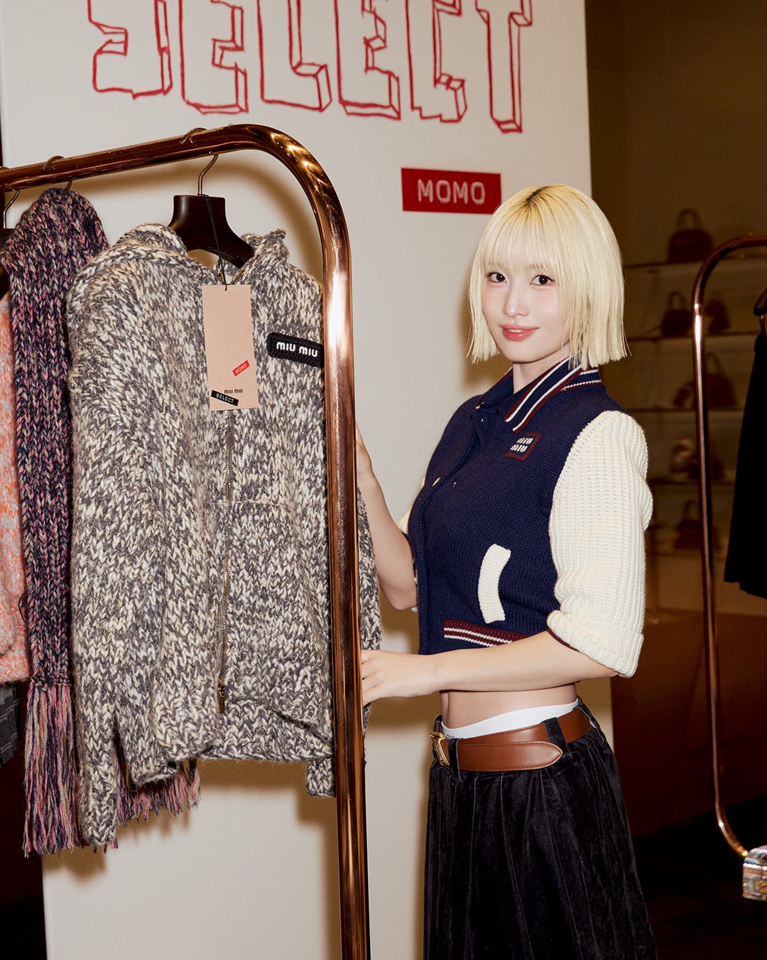 TWICE MOMOがホスト！「ミュウミュウ」が「MIU MIU SELECT by MOMO」を