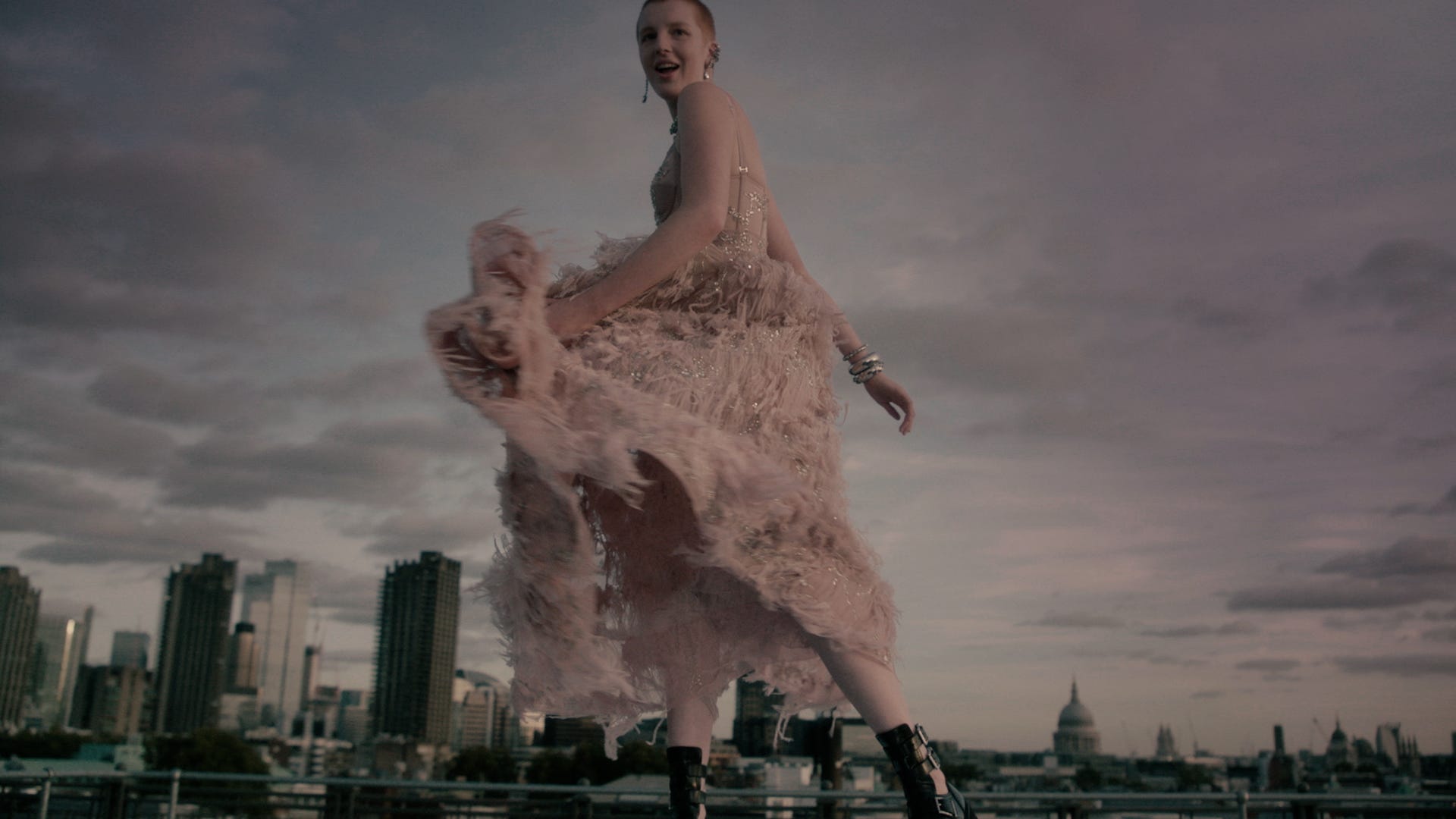 2022春夏コレクション】アレキサンダー・マックイーンが2022年春夏