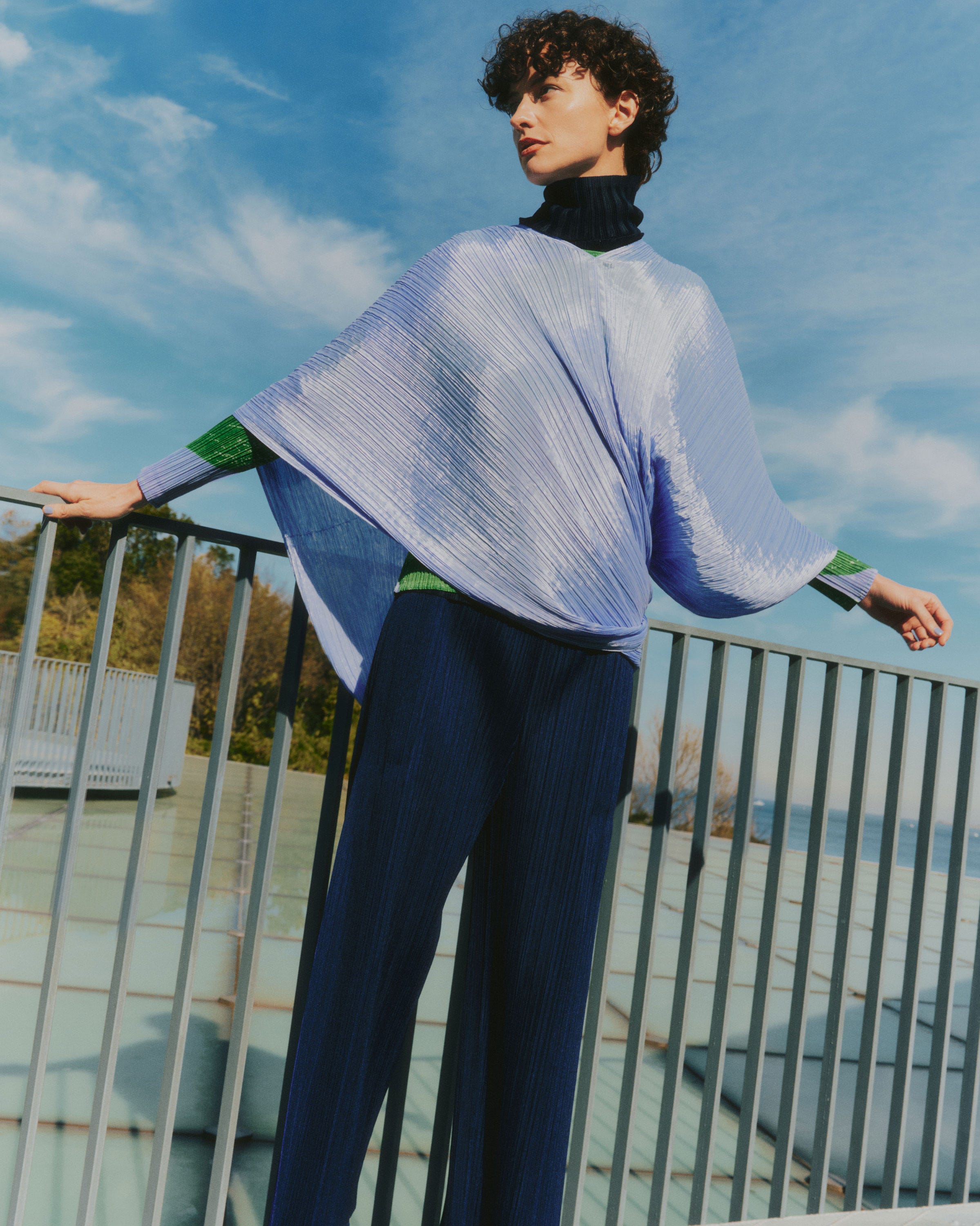 春の扉を開ける、プリーツ プリーズ イッセイ ミヤケの軽快なワード