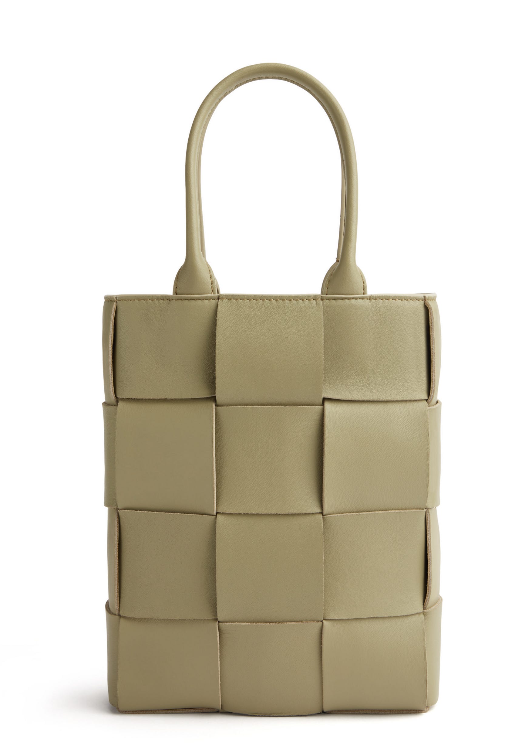 ボッテガ・ヴェネタ」表参道フラッグシップが祝1周年！ 新作バッグが