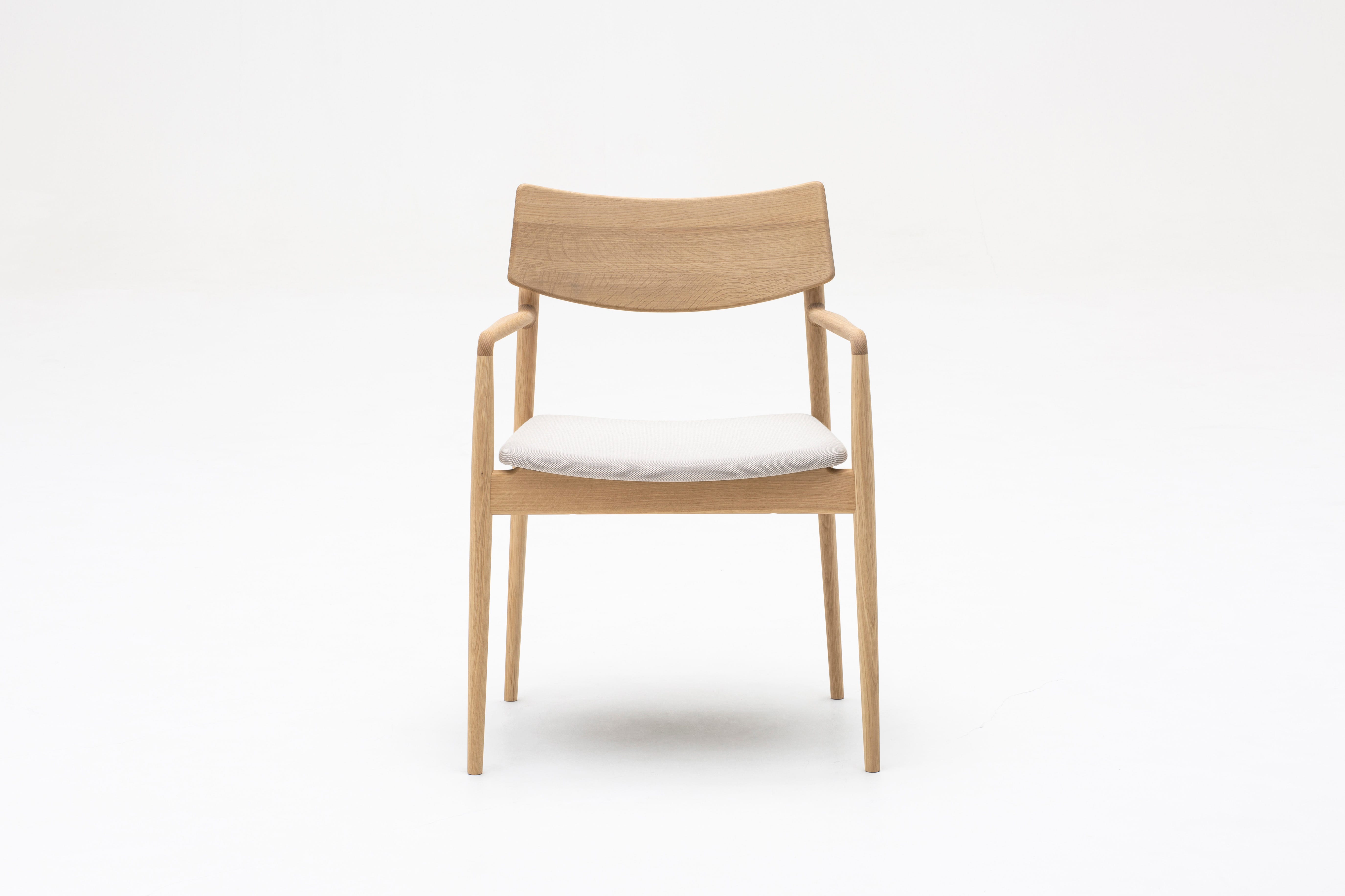 カリモク家具がブルーボトルコーヒー上海新店舗のためにデザインした