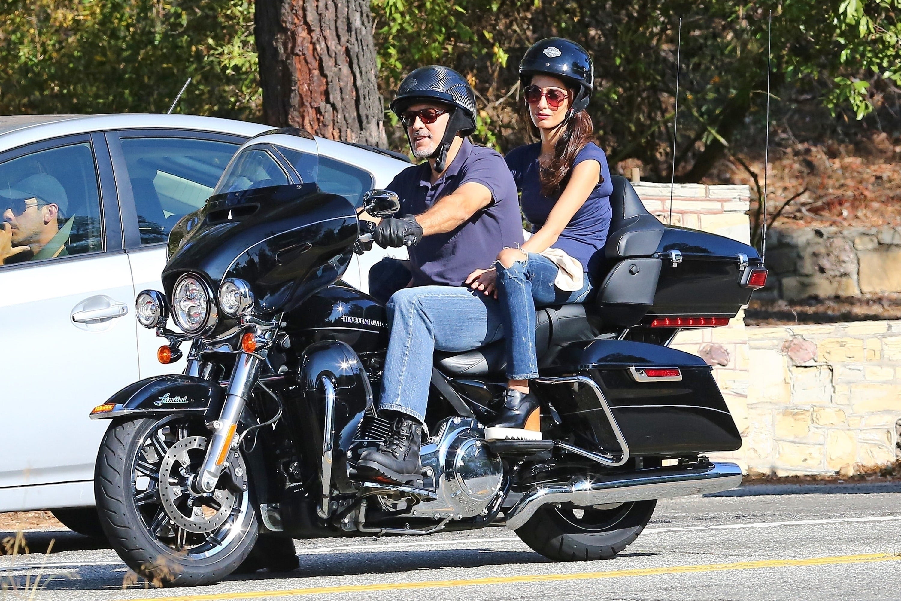 事故で懲りた？ ジョージ・クルーニー、バイクを手放す！