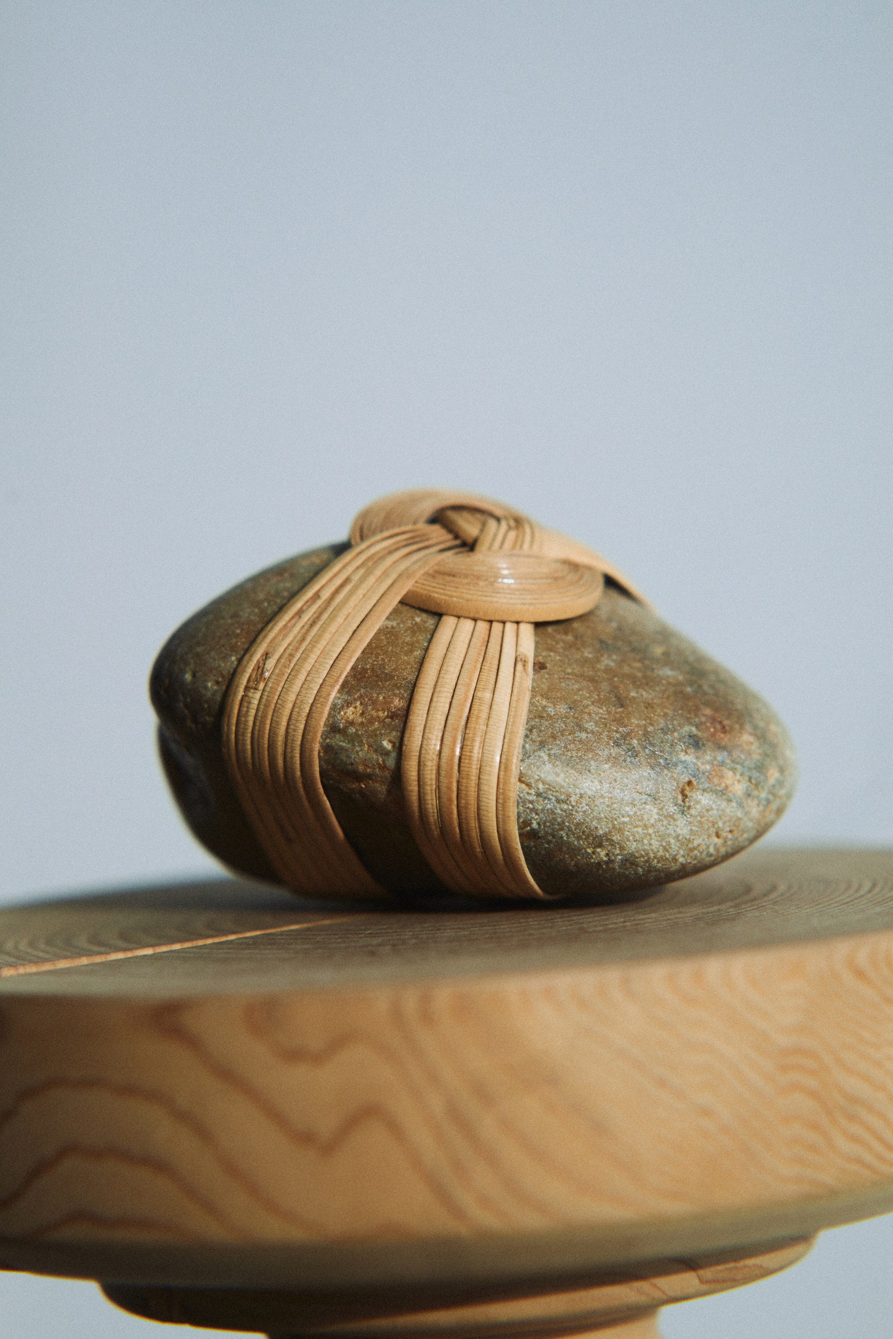 カリフォルニア発「シズ デザインズ」の個展が開催