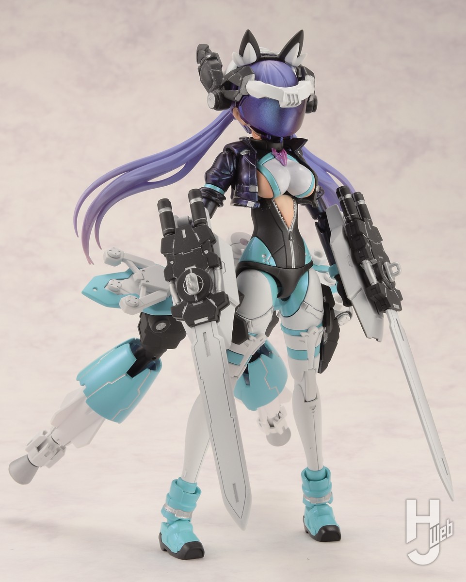 30MS生粋のライダー「ライディラ」をホバーボードで華麗に舞う