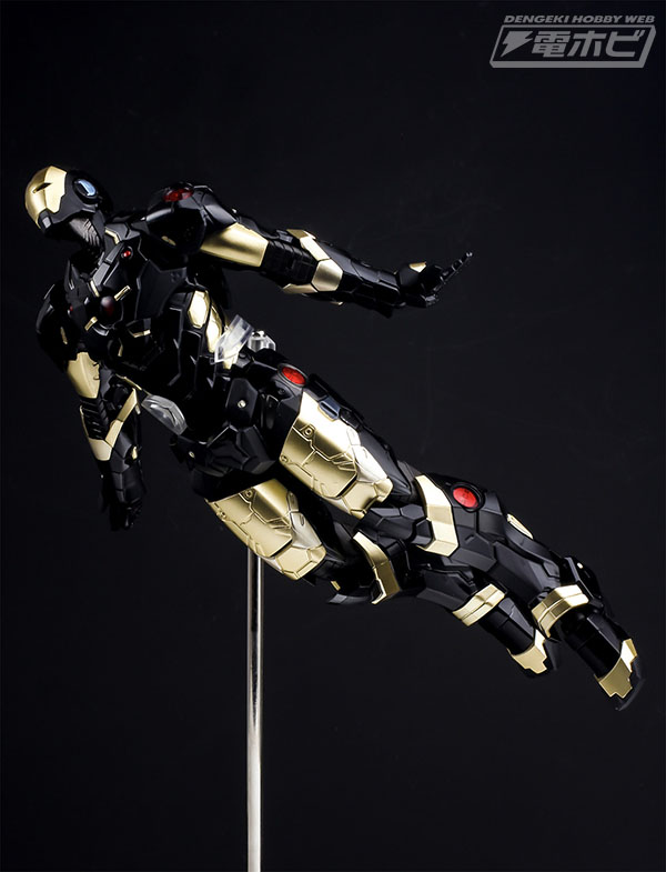 ケミカルアタックが手がけた「BLACK×GOLD（ブラックバイゴールド