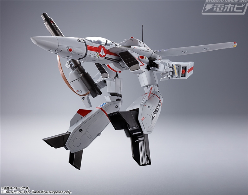 マクロス』「DX超合金 初回限定版 VF-1J バルキリー（一条輝機）」の