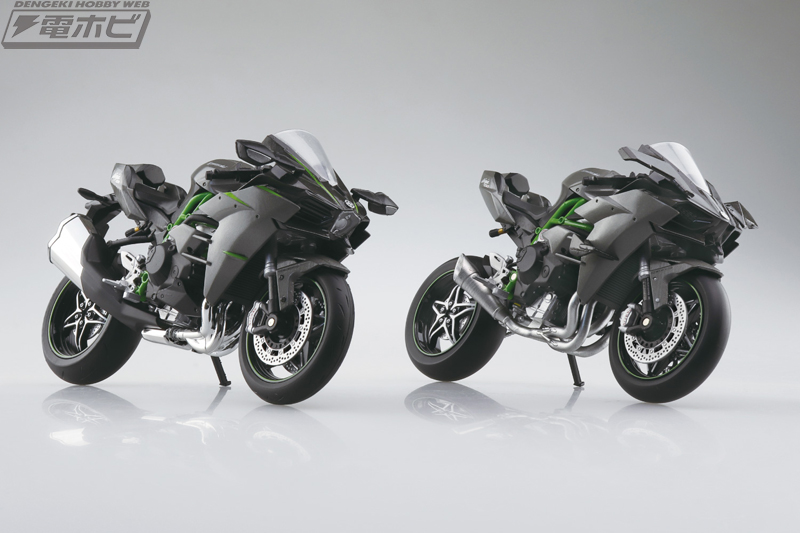 カーボン製アッパーカウルを装着した「Ninja H2 CARBON」とクローズド