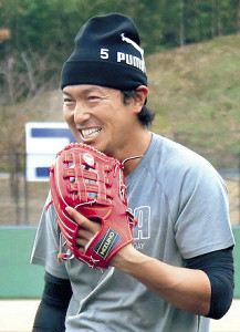 広島】長野、グラブもスパイクもカープカラーすっかりコイの一員 若手